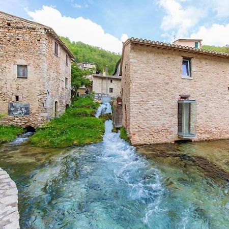 Casa Vacanze Fonte Del Menotre Фолиньо Екстериор снимка